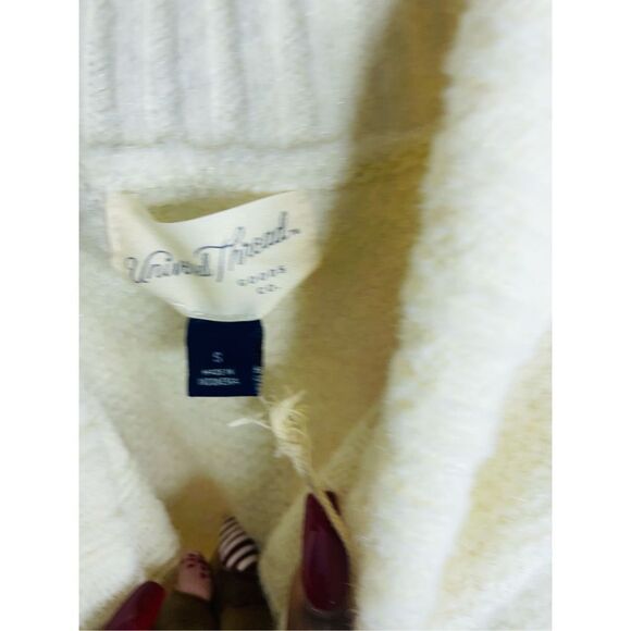 NWT Universal Thread Small Cream Mockneck Pullover Sweater Women's - Picture 7 of 7